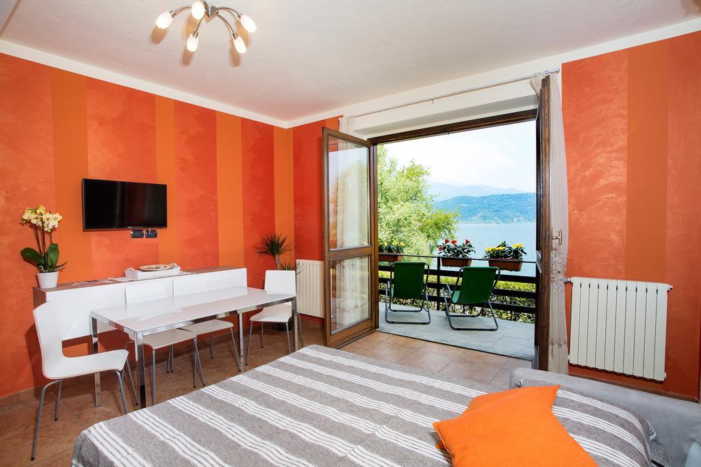 Casa Vacanze La Nautica Бавено Экстерьер фото
